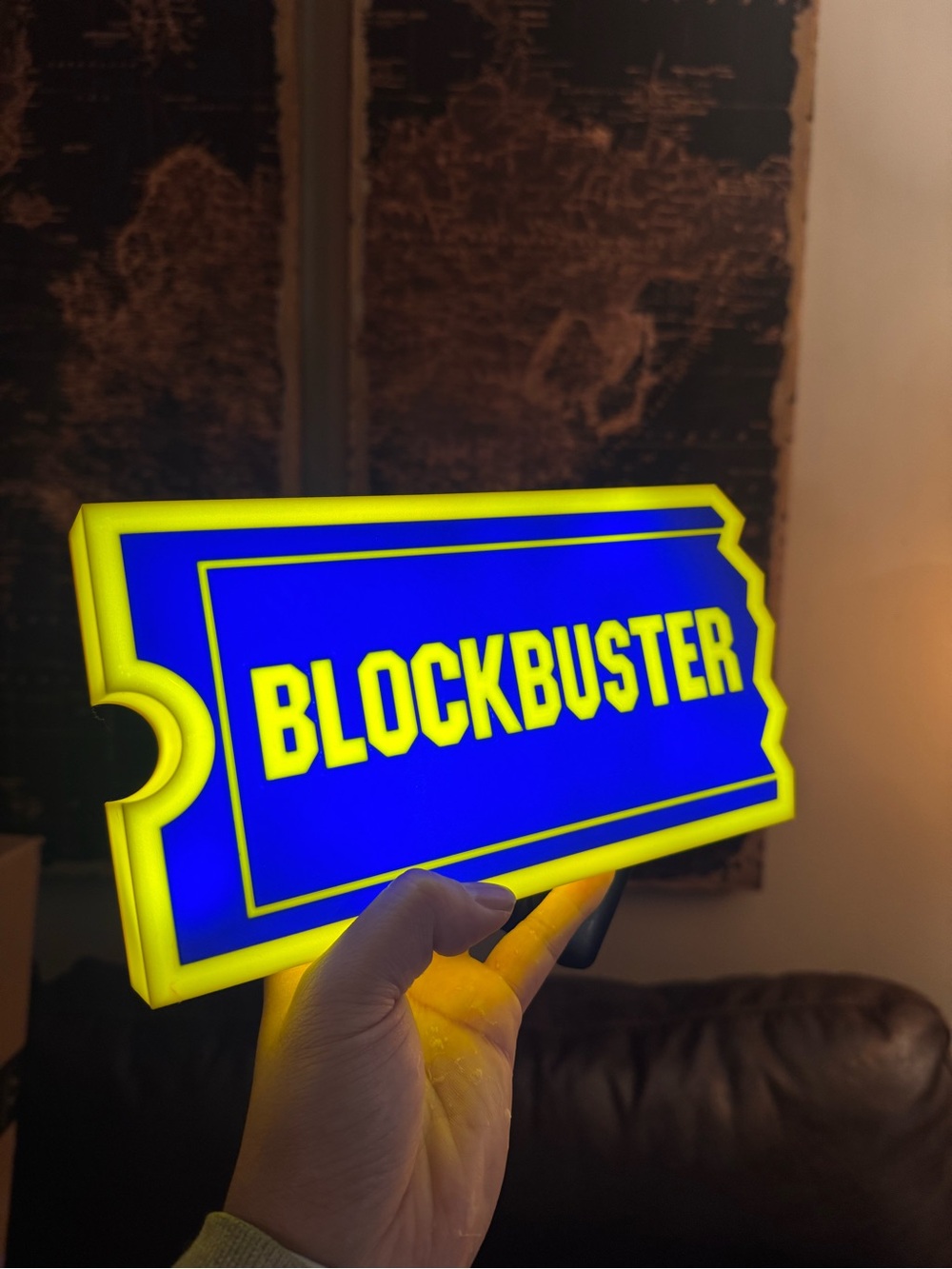Blockbuster Logo Light-Up Sign‎ - Blue & Yellow - Picture 2 of 4